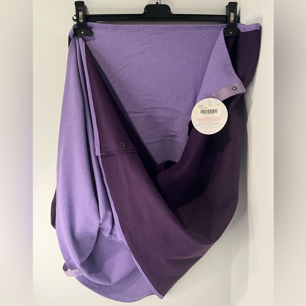 Lululemon Vinyasa Reversible ColorBlock Scarf - Zinfandel Purple/Winter Orchid